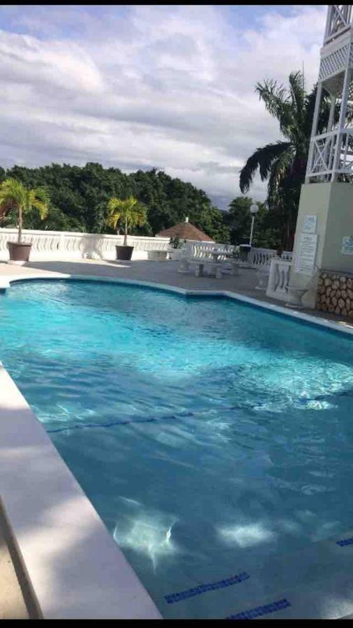 #D1 Castle Studio Wifi King Bed Ocho Rios Jamaica Bagian luar foto